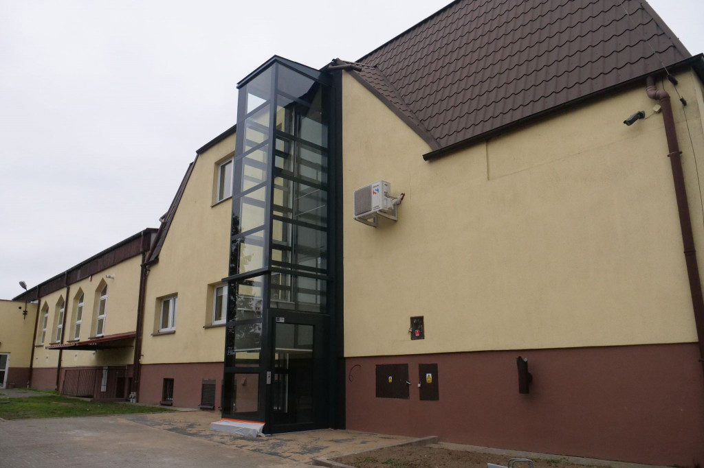 Winda przy ośrodku kultury w Pępowie