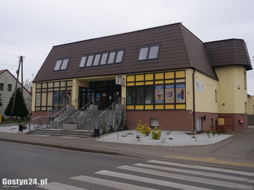 Winda przy ośrodku kultury w Pępowie