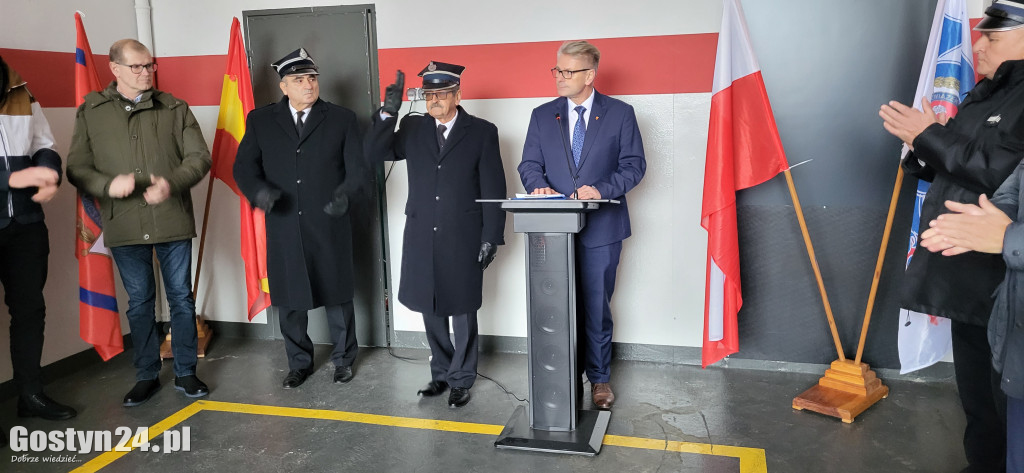 Przekazanie motopomp dla OSP w Pępowie