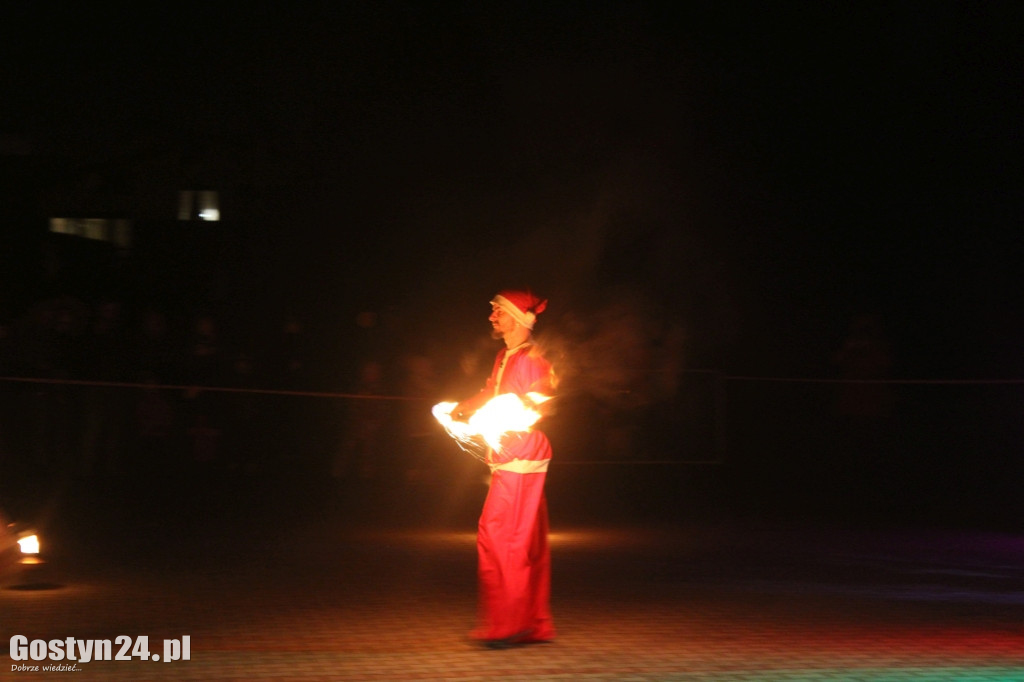 Występ teatru ognia „Nam-Tara” z Chorzowa