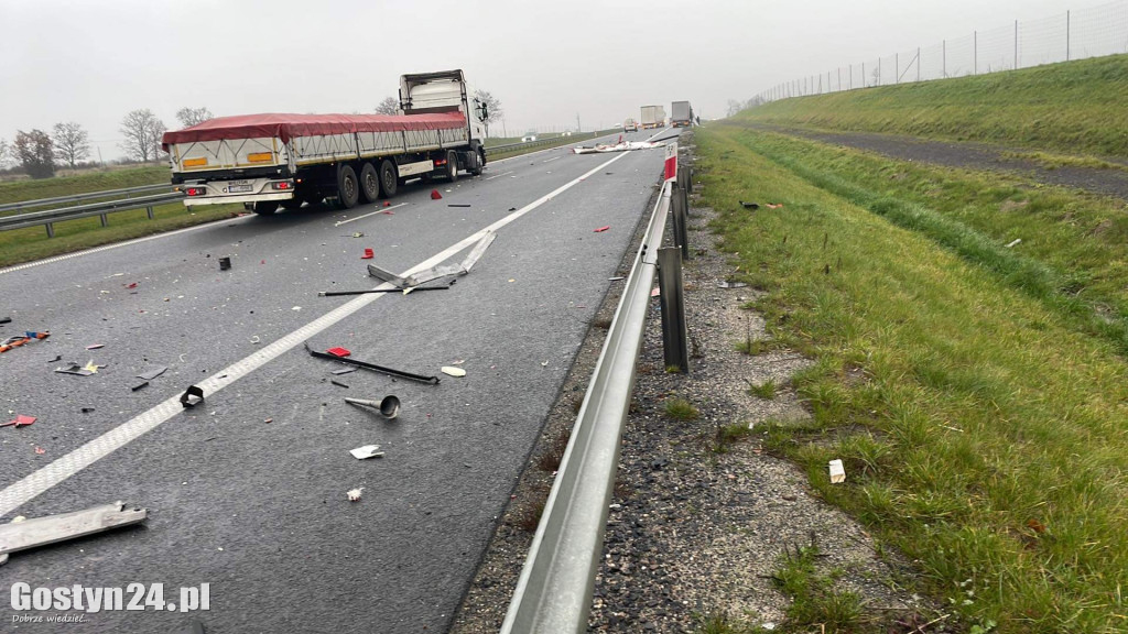 Zderzenie dwóch ciężarówek na S5