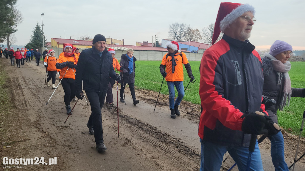 Piąty Mikołajkowy Marsz Nordic Walking w Dzięczynie