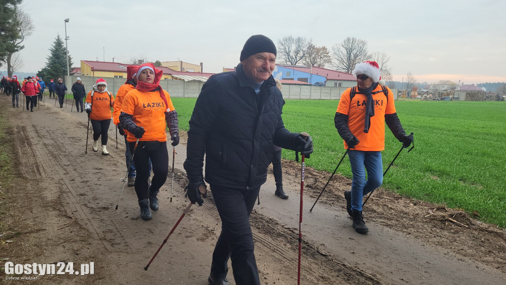 Piąty Mikołajkowy Marsz Nordic Walking w Dzięczynie