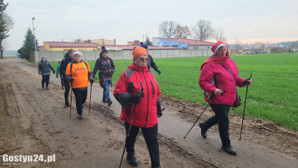 Piąty Mikołajkowy Marsz Nordic Walking w Dzięczynie