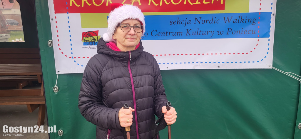 Piąty Mikołajkowy Marsz Nordic Walking w Dzięczynie