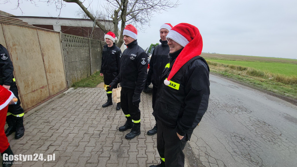 Mikołaj przyjechał pickupem do Domachowa