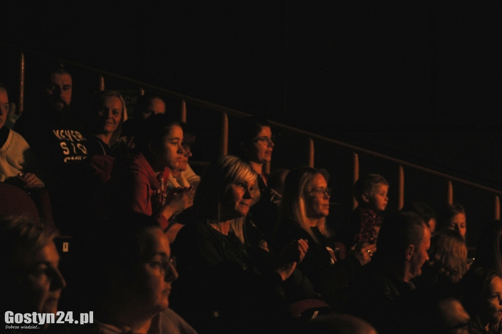 Teatralny spektakl w wykonaniu 