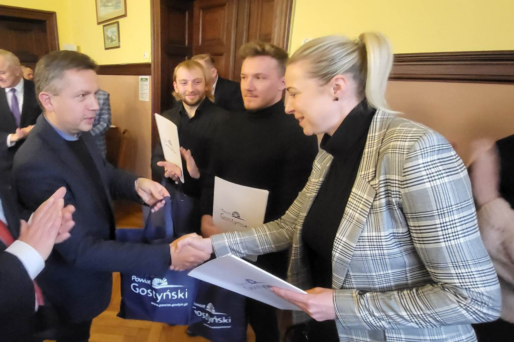 Powiatowe nagrody w konkursie na pracę magisterską