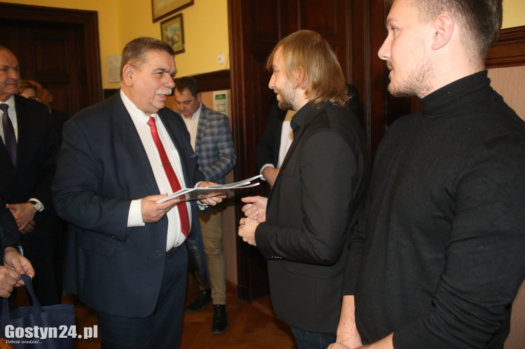 Powiatowe nagrody w konkursie na pracę magisterską