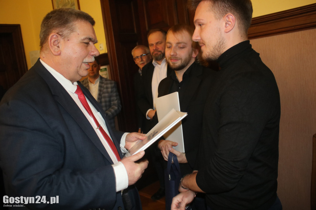 Powiatowe nagrody w konkursie na pracę magisterską