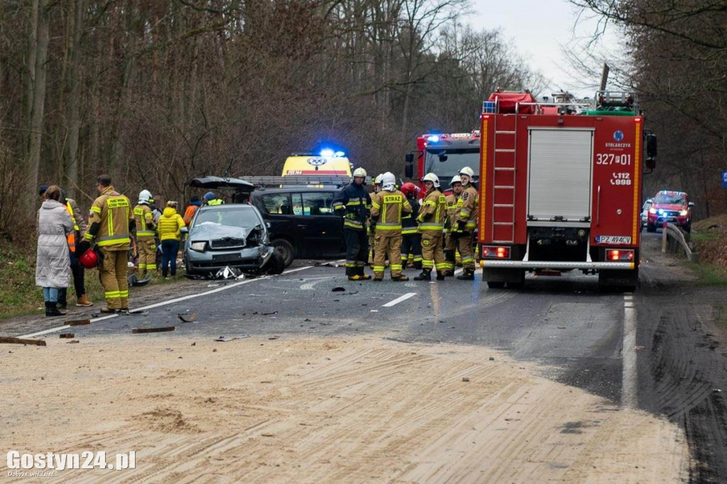 Wypadek na trasie Czmoń-Kórnik z udziałem...