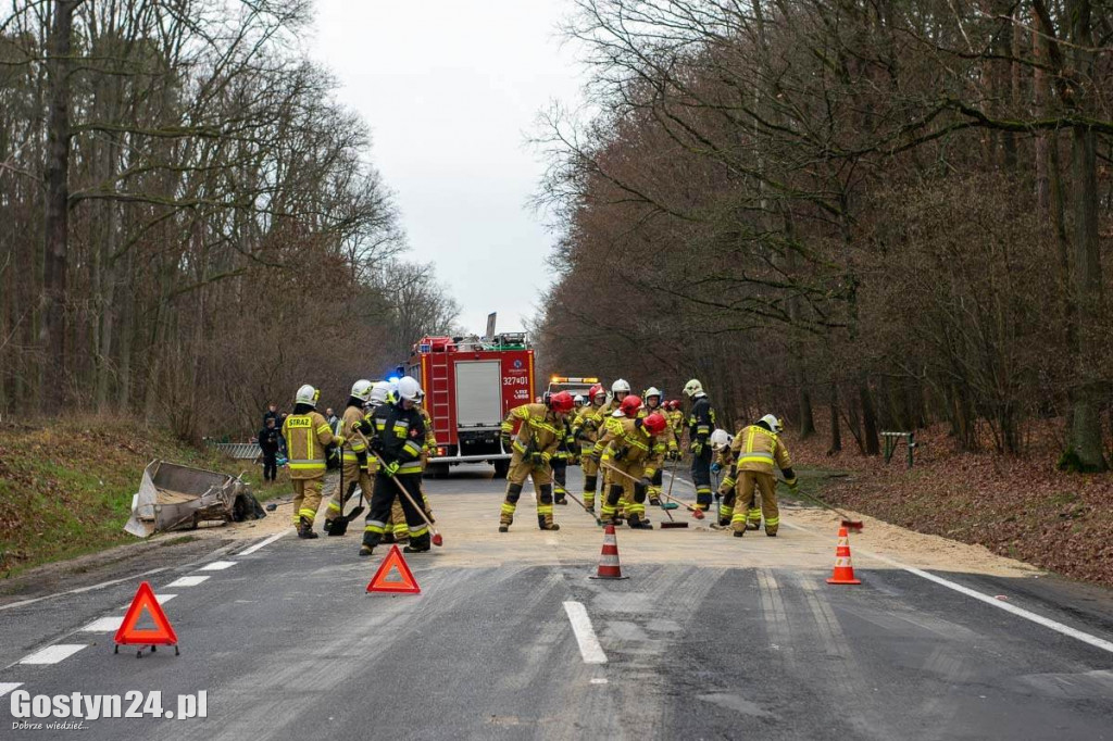 Wypadek na trasie Czmoń-Kórnik z udziałem...