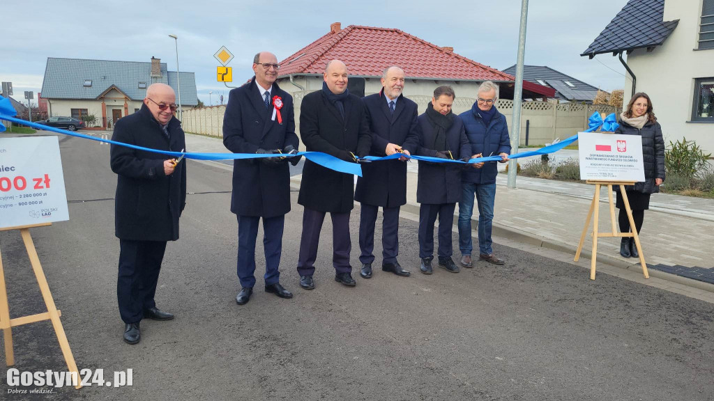 Otwarcie nowych dróg na osiedlu Berlinek w Poniecu