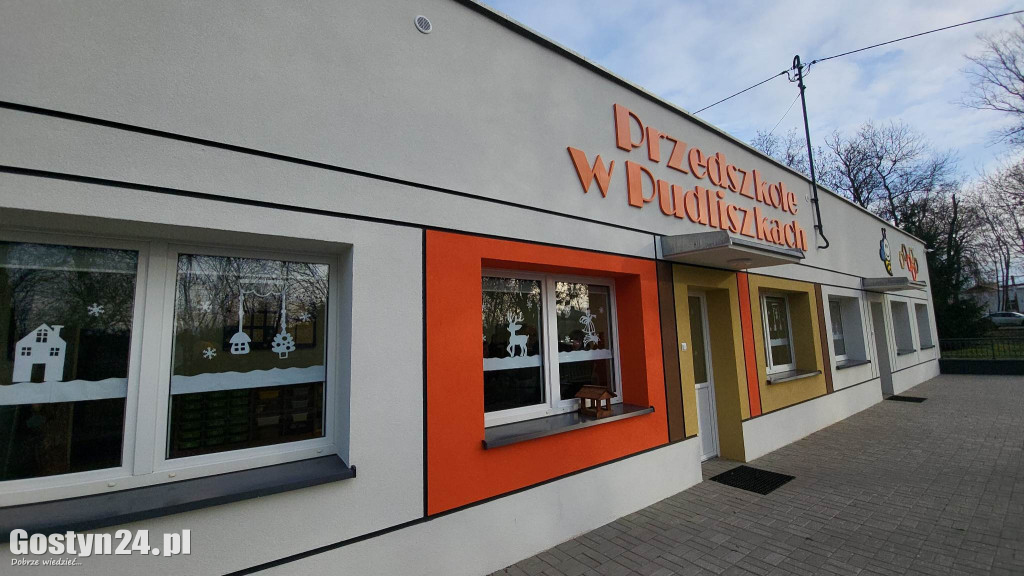 Wizytacja zmodernizowanego przedszkola w Pudliszkach