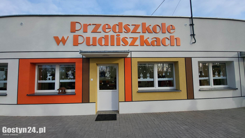 Wizytacja zmodernizowanego przedszkola w Pudliszkach