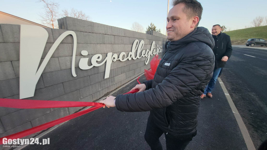 Spacer nową al. Niepodległości w Gostyniu