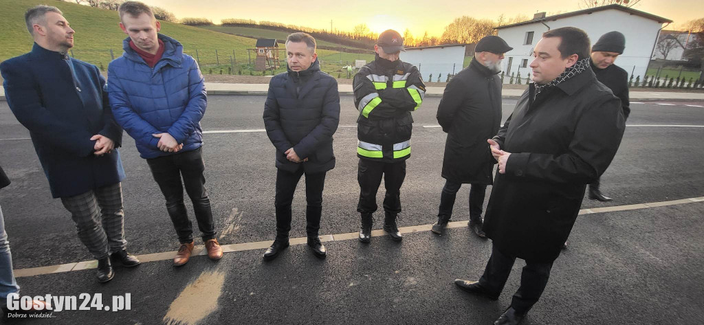 Spacer nową al. Niepodległości w Gostyniu