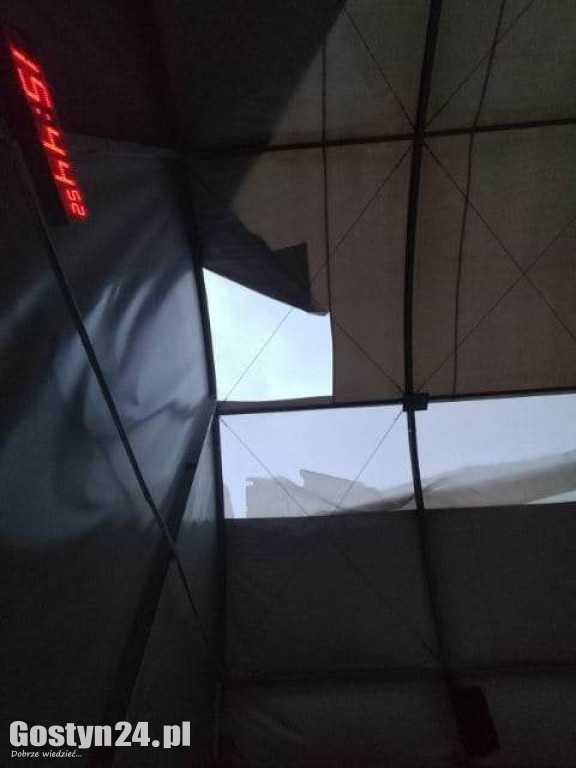 Dach lodowiska w Gostyniu uszkodzony przez wiatr