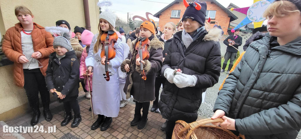 Kolędnicy odwiedzali mieszkańców Domachowa
