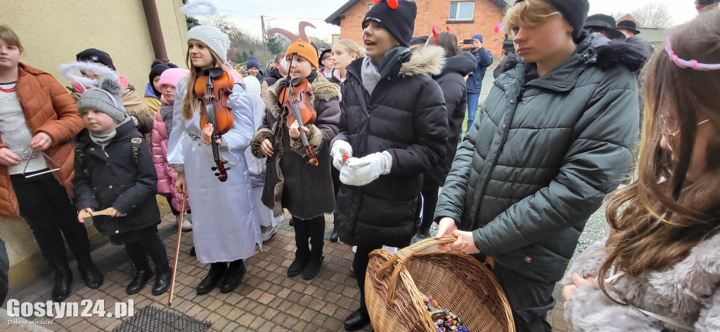 Kolędnicy odwiedzali mieszkańców Domachowa