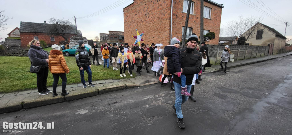 Kolędnicy odwiedzali mieszkańców Domachowa