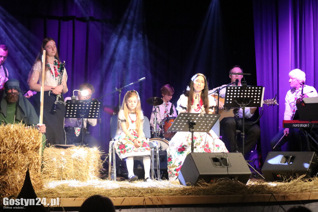 Koncert Rodziny Kuśnierek i Przyjaciół w CKiB Piaski