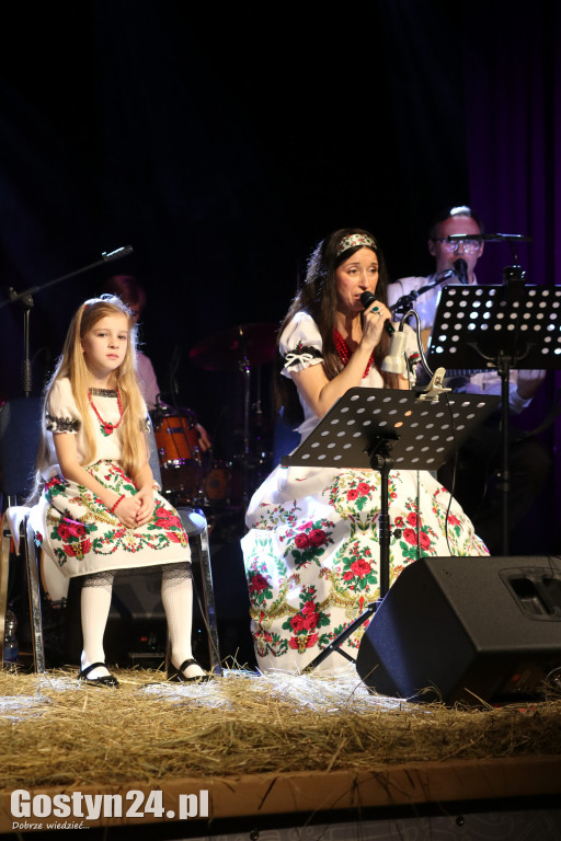 Koncert Rodziny Kuśnierek i Przyjaciół w CKiB Piaski