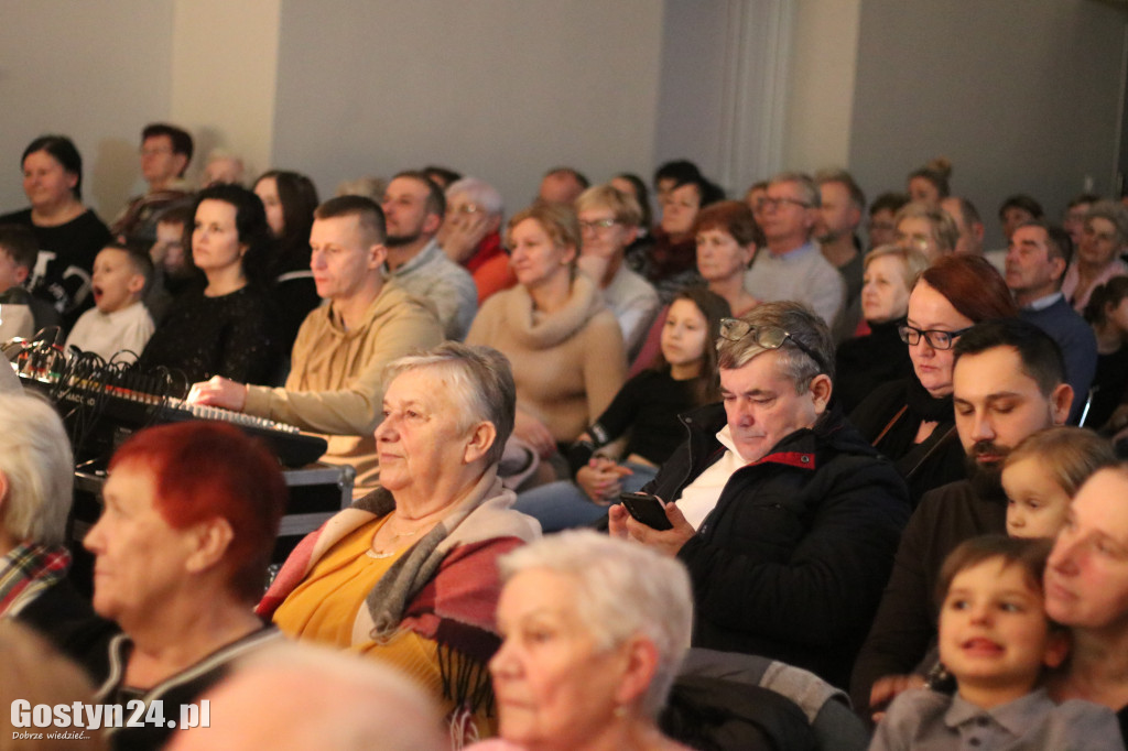 Koncert Rodziny Kuśnierek i Przyjaciół w CKiB Piaski
