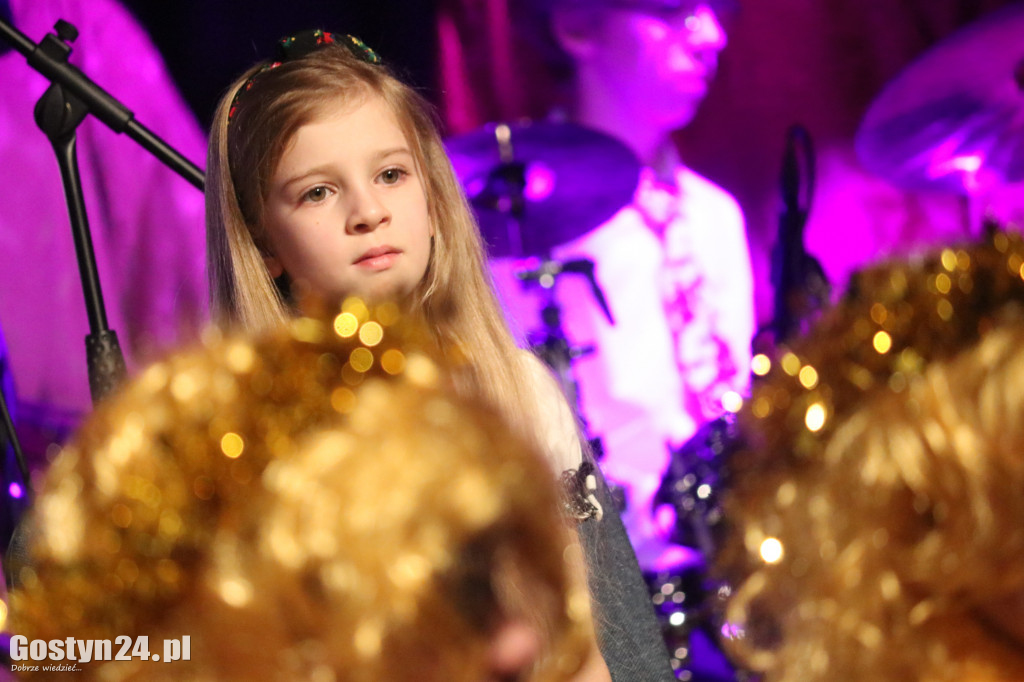 Koncert Rodziny Kuśnierek i Przyjaciół w CKiB Piaski