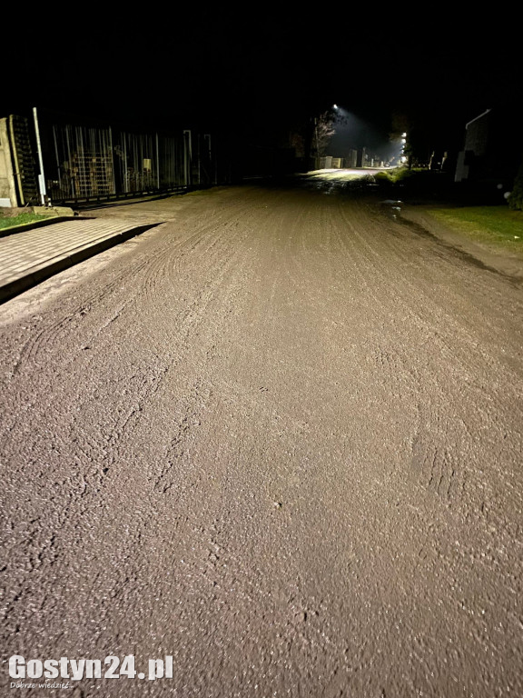 Zabłocona droga w Żychlewie