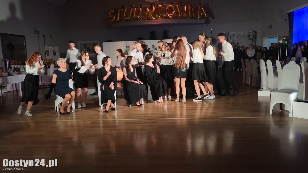 Studniówka maturzystów gostyńskiego liceum