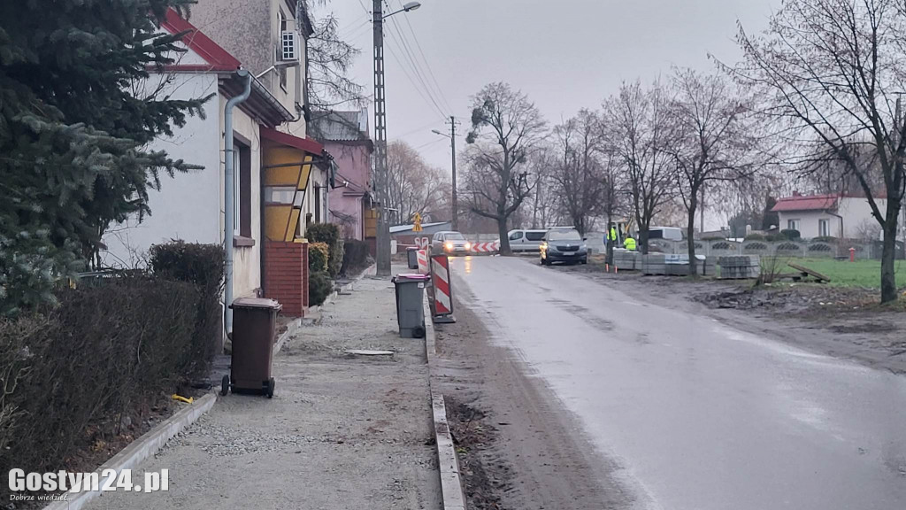 Przebudowa drogi gminnej w Piaskach i Drzęczewie Drugim