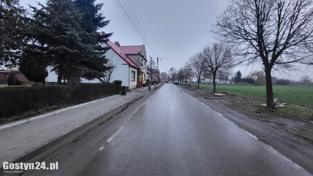 Przebudowa drogi gminnej w Piaskach i Drzęczewie Drugim