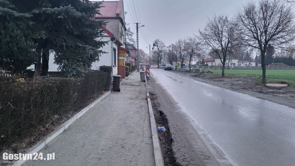 Przebudowa drogi gminnej w Piaskach i Drzęczewie Drugim