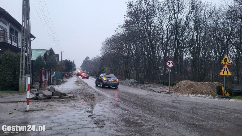 Przebudowa drogi gminnej w Piaskach i Drzęczewie Drugim