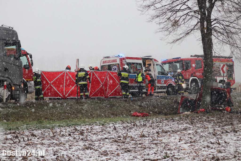 Śmiertelny wypadek ma K12. Nie żyje kobieta