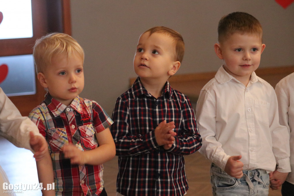 Dzień babci i Dziadka przedszkolaków z placówki MaliWielcy
