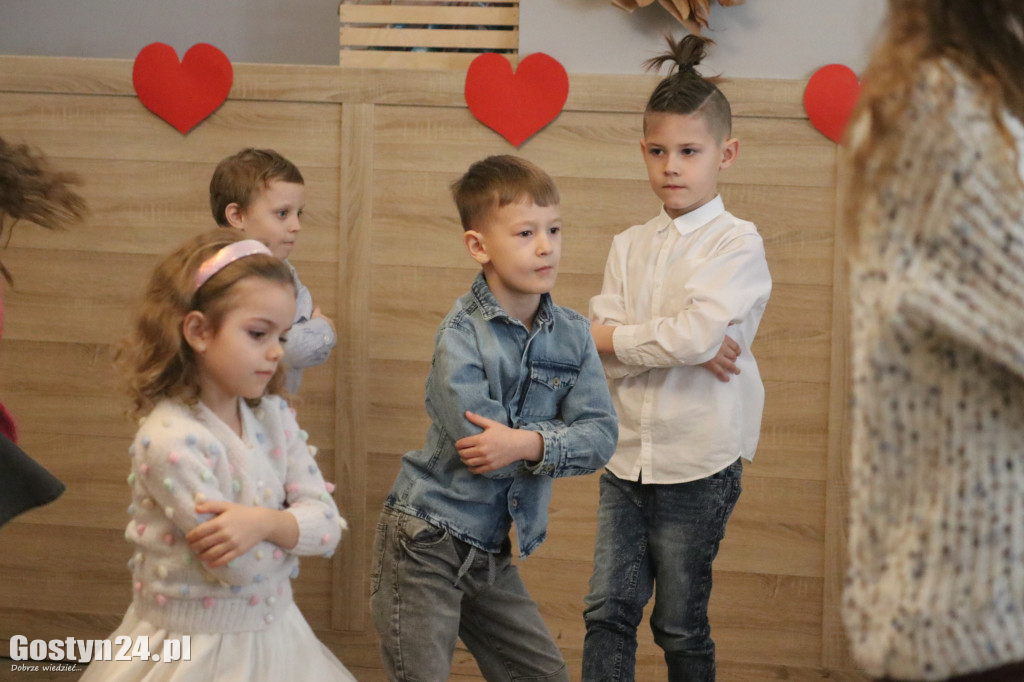 Dzień babci i Dziadka przedszkolaków z placówki MaliWielcy