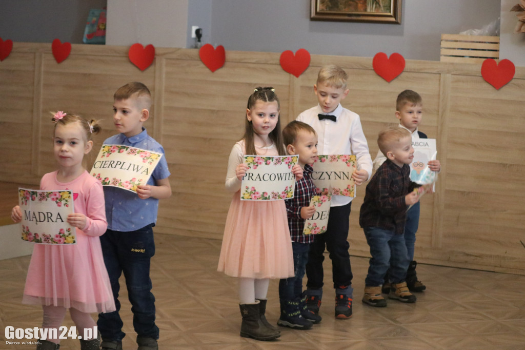 Dzień babci i Dziadka przedszkolaków z placówki MaliWielcy