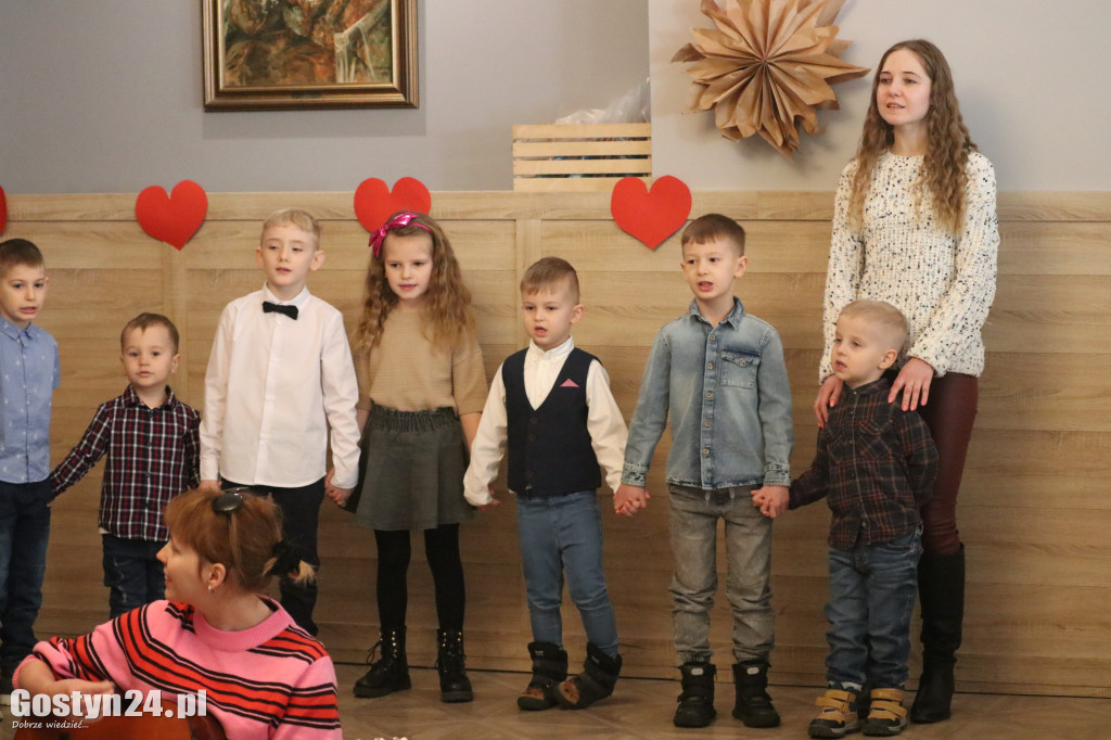 Dzień babci i Dziadka przedszkolaków z placówki MaliWielcy