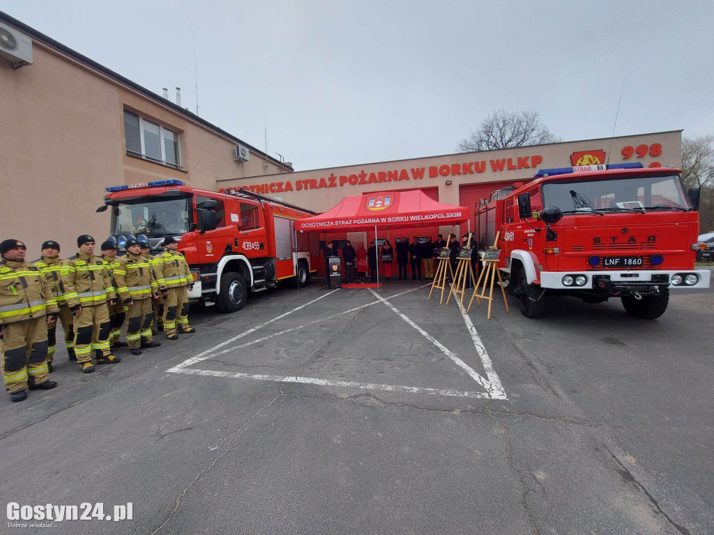 Wręczenie decyzji o przyznaniu dotacji na wozy dla OSP