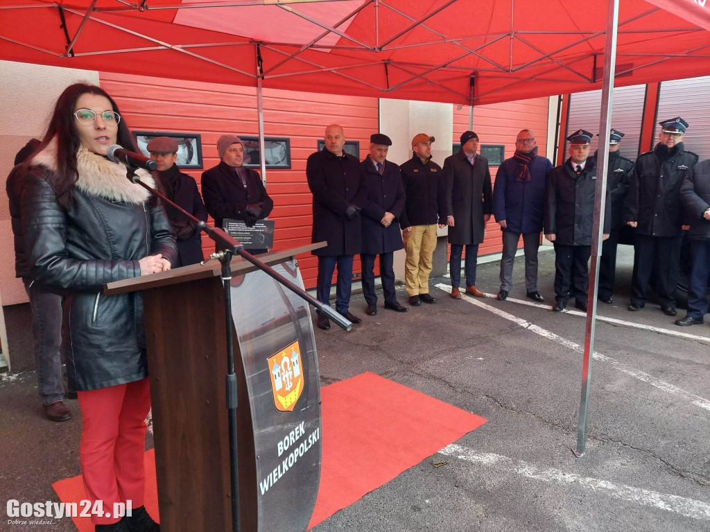 Wręczenie decyzji o przyznaniu dotacji na wozy dla OSP