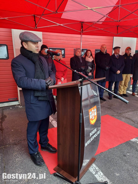Wręczenie decyzji o przyznaniu dotacji na wozy dla OSP