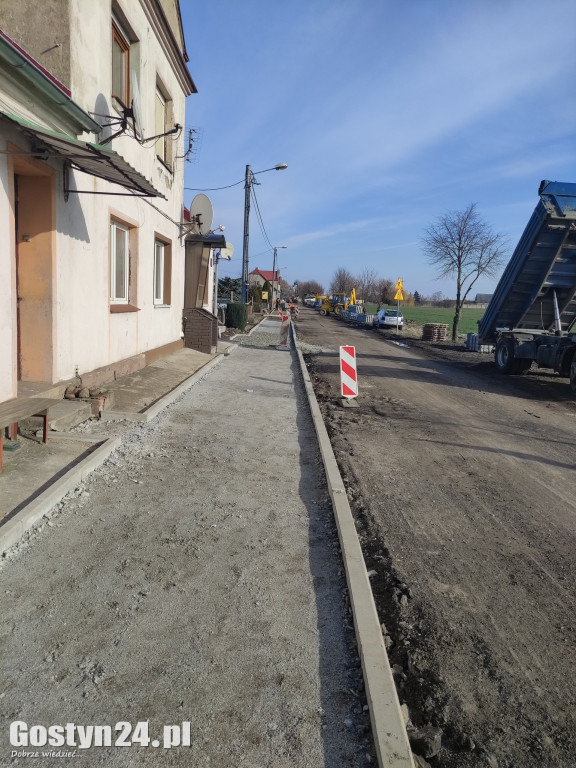 Postęp prac na ul. Drzęczewskiej w Piaskach i w Drzęczewie Drugim