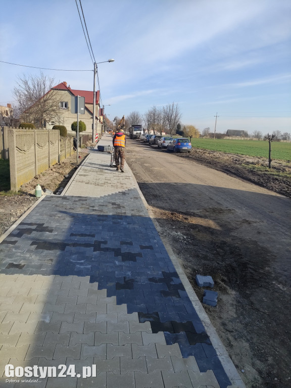 Postęp prac na ul. Drzęczewskiej w Piaskach i w Drzęczewie Drugim