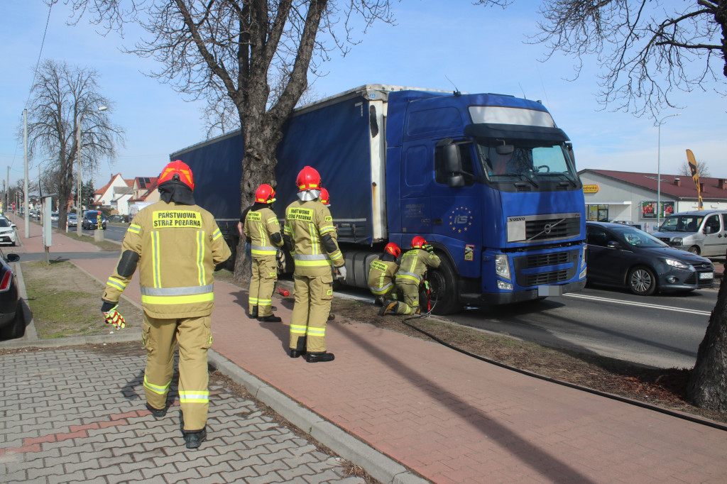Pożar samochodu wypełnionego papierem na ul. Poznańskiej