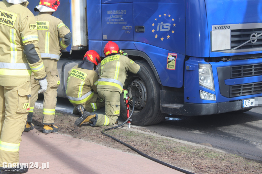 Pożar samochodu wypełnionego papierem na ul. Poznańskiej