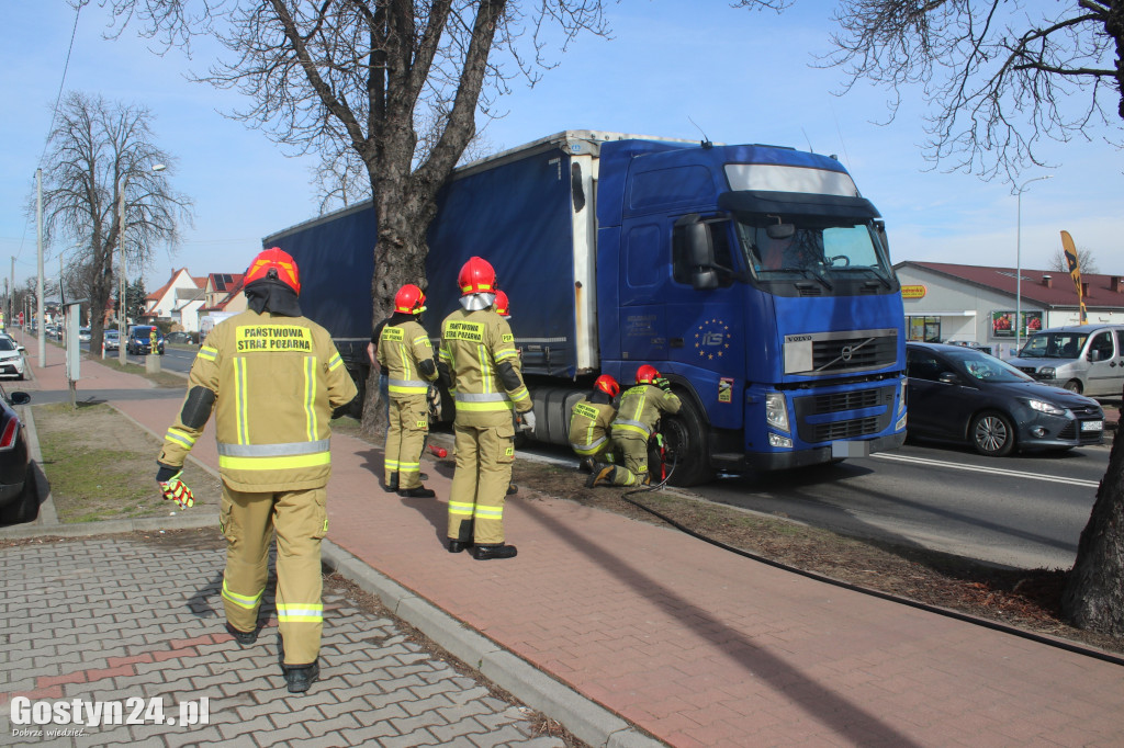 Pożar samochodu wypełnionego papierem na ul. Poznańskiej
