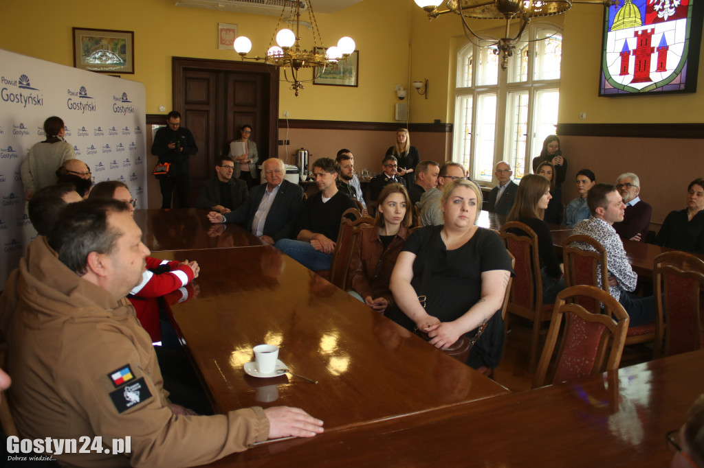 Rozdanie dotacji dla organizacji pozarządowych w powiecie