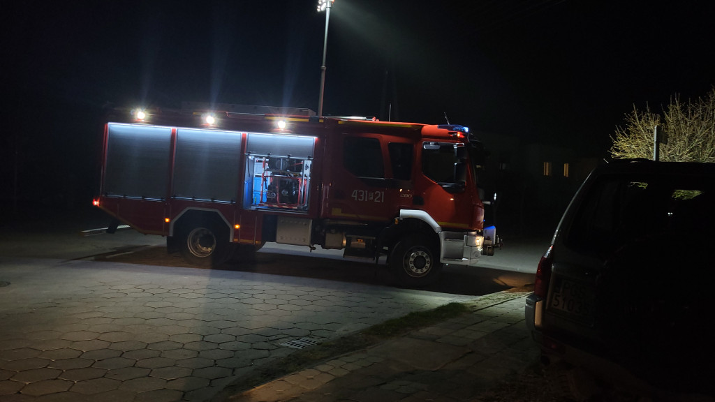Pożar skrzynki z instalacją elektryczna w Piaskach